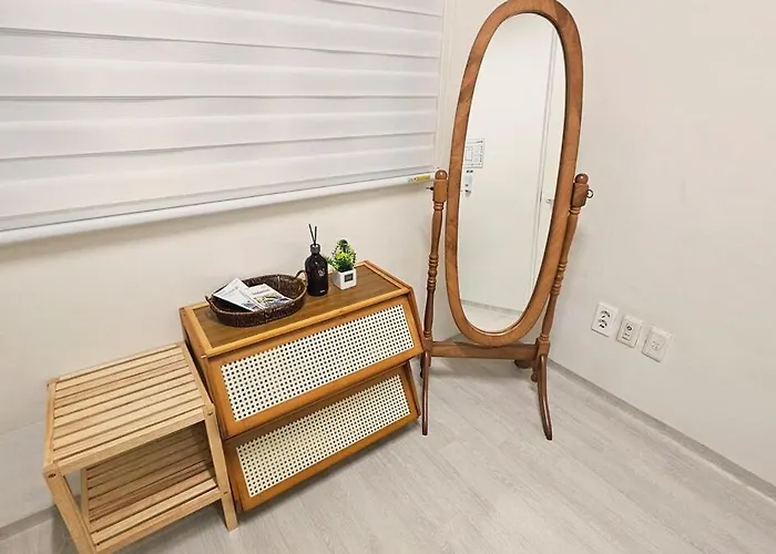 10-minutes From Station&gyeongbokgung, 2 Bed Rooms, 1 Workspace *