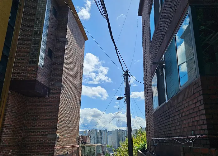 아파트 10-minutes From Station&gyeongbokgung, 2 Bed Rooms, 1 Workspace